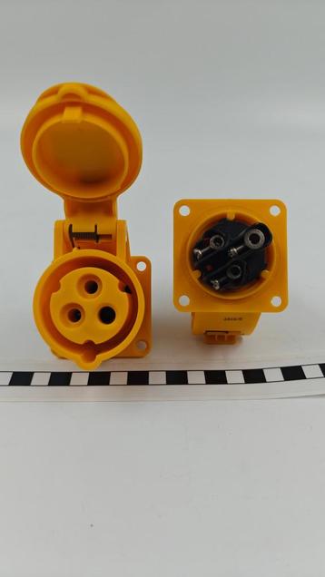 PCE 313-4F5V inbouw wandcontactdoos recht 16A 3p 4h 56x56 GE beschikbaar voor biedingen