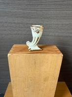Vaas hoorn linoges - hxbxd 4.6x2.3x3cm - porselein, Ophalen of Verzenden, Zo goed als nieuw, Poppenhuis