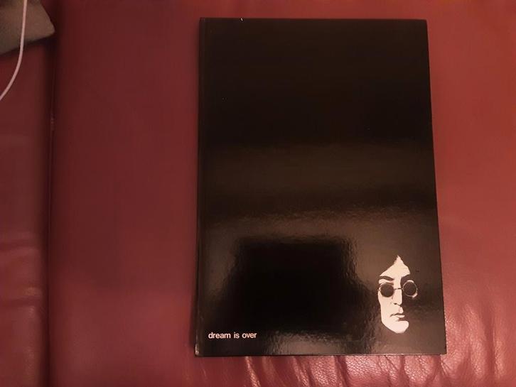 De Beatles - Dream is over., Boeken, Biografieën, Zo goed als nieuw, Ophalen of Verzenden