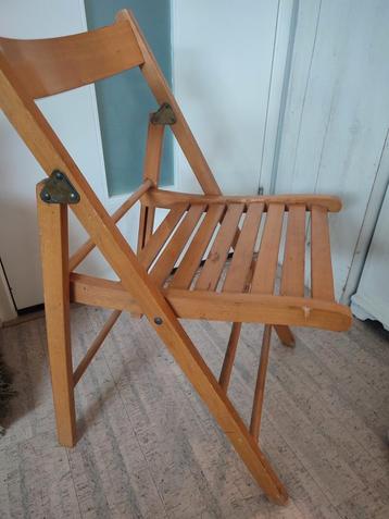 Vintage Houten Klapstoel beschikbaar voor biedingen