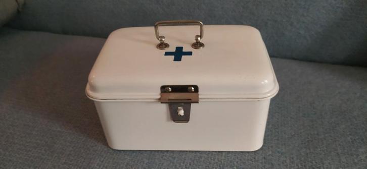 Vintage metalen verbandtrommel, 1950's. 24x15x12cm., Antiek en Kunst, Antiek | Emaille, Ophalen of Verzenden