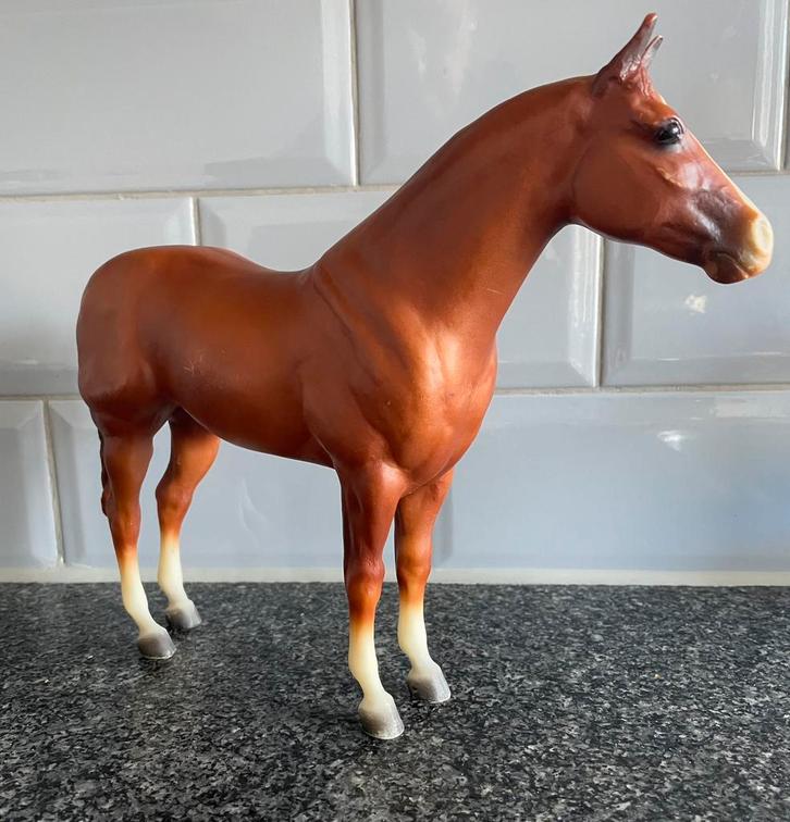 Breyer American Quarter Horse no 498 uit 1996, Verzamelen, Dierenverzamelingen, Zo goed als nieuw, Beeldje of Figuurtje, Paard