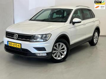 Volkswagen Tiguan 2.0 TDI / NL-auto / Navi / Clima / Trekhaa beschikbaar voor biedingen