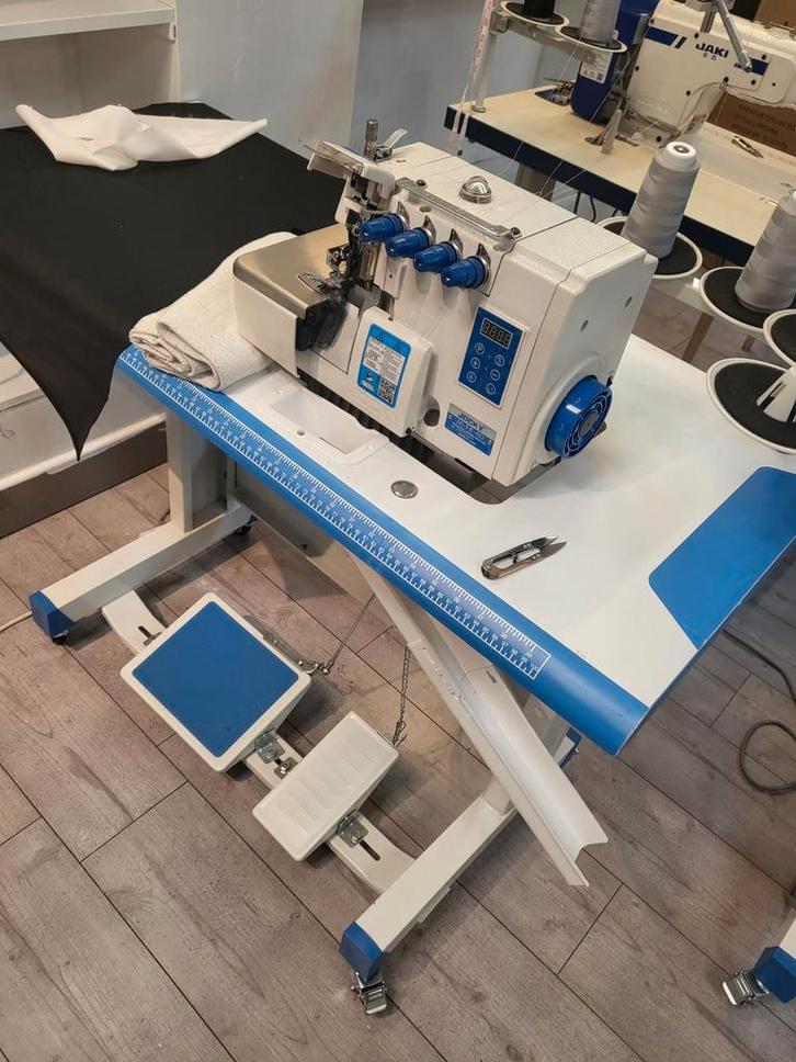 Industriële Lockmachine - Jaki, Hobby en Vrije tijd, Naaimachines en Toebehoren, Ophalen