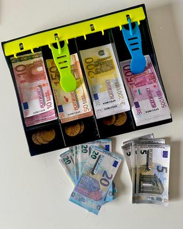 Play money speel geld beschikbaar voor biedingen