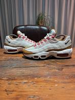 Nike Air Max 95 Special Edition 'Powerwall' Size 37,5, Wit, Nike, Ophalen of Verzenden, Sneakers of Gympen