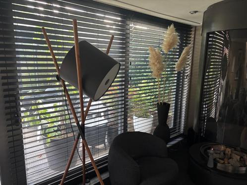 Zwarte houten jaloezieën van Veneta (63mm lamel), Huis en Inrichting, Stoffering | Gordijnen en Lamellen, Zo goed als nieuw, 200 cm of meer