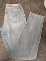 Levi's bold curve low rise skinny maat 9/29, Ophalen of Verzenden, Zo goed als nieuw, Blauw, W28 - W29 (confectie 36)