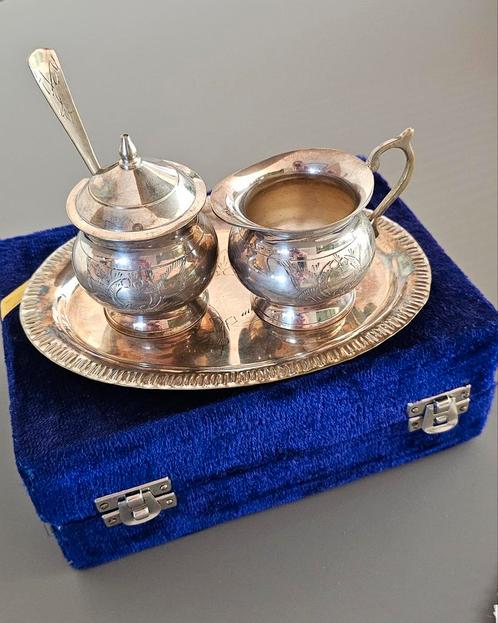 Zilver suikerpotje en roomkannetje - set, Antiek en Kunst, Antiek | Goud en Zilver, Zilver, Ophalen of Verzenden