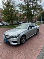 Mercedes-Benz E-Klasse E220 Sedan AUT 2015 Grijs Taxi Klaar, Auto's, Achterwielaandrijving, 4 cilinders, 23 km/l, Origineel Nederlands