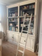 Mooie hoge landelijke witte boekenkast met ladder, Huis en Inrichting, Kasten | Boekenkasten, 150 tot 200 cm, Met plank(en), 25 tot 50 cm