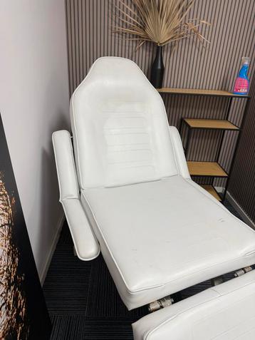 Schoonheidsspecialiste stoel/behandelstoel beschikbaar voor biedingen