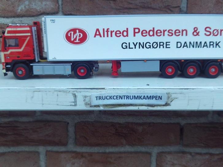 WSI  Volvo  F16  van  Alfred  Pedersen., Hobby en Vrije tijd, Modelauto's | 1:50, Nieuw, Bus of Vrachtwagen, Wsi, Ophalen of Verzenden