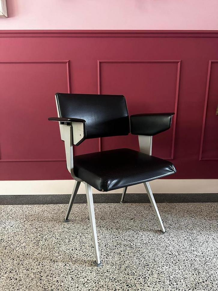 Vintage Resort stoel Ahrend de Cirkel Friso Kramer 60s, Antiek en Kunst, Antiek | Meubels | Stoelen en Banken, Ophalen