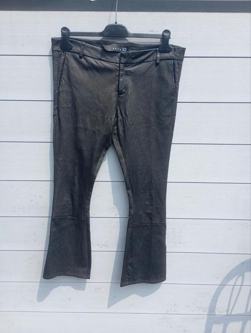 Suitte 22 leren broek, Kleding | Dames, Broeken en Pantalons, Zo goed als nieuw, Maat 42/44 (L), Zwart, Ophalen of Verzenden