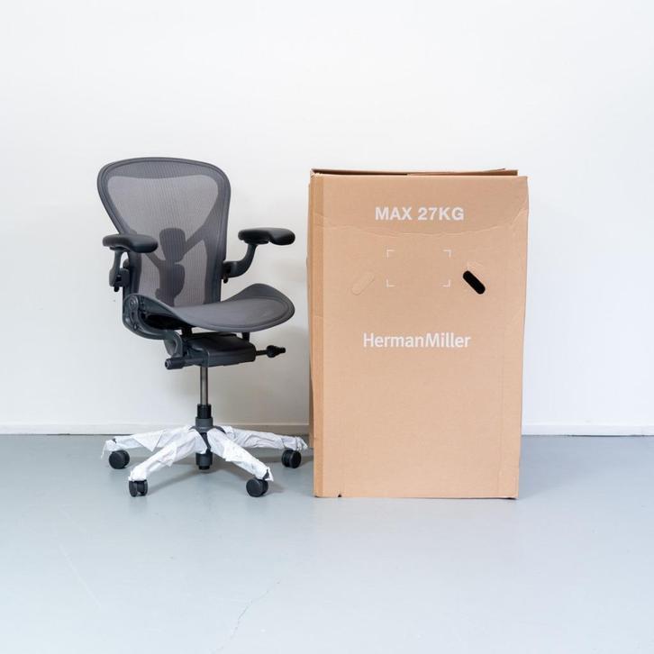 13x Herman Miller Aeron Remastered Bureaustoel Graphite - B, Huis en Inrichting, Bureaustoelen, Nieuw, Bureaustoel, Grijs, Ergonomisch