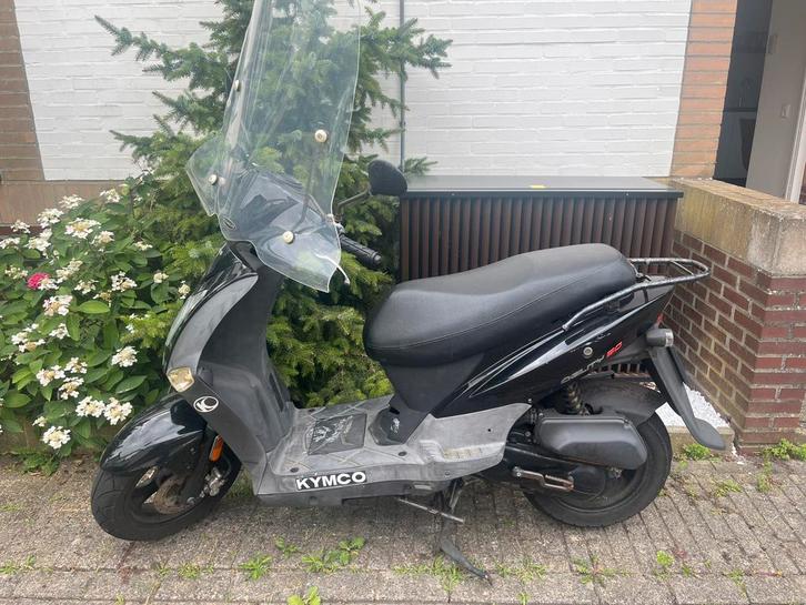 Kymco Agility 50, met startproblemen. + helmen en slot, Fietsen en Brommers, Scooters | Kymco, Gebruikt, Agility, Maximaal 25 km/u