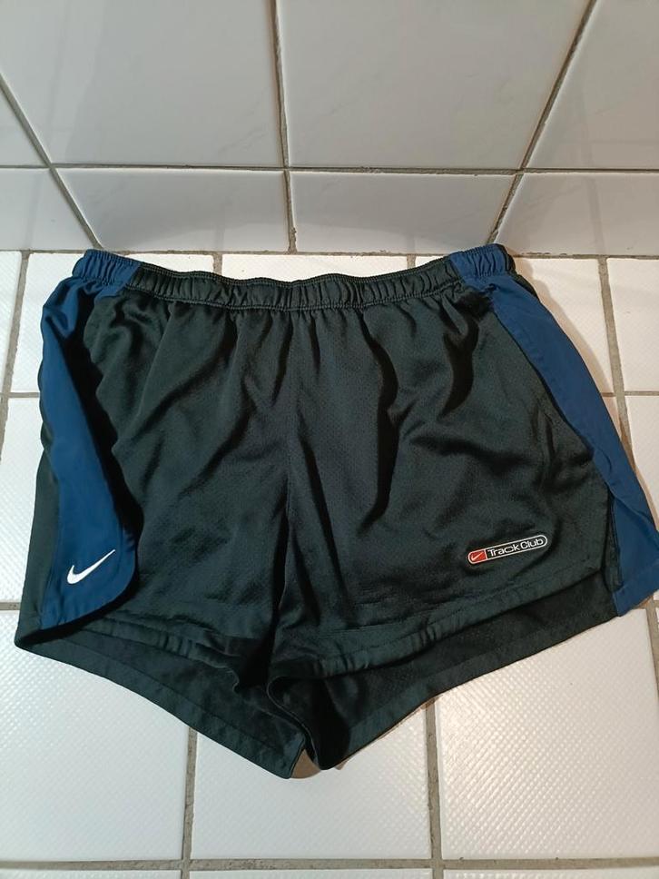 (M) Nike Dri-Fit Track Club 3" Kortlijnig Ren/Sport Broekje, Kleding | Heren, Sportkleding, Zo goed als nieuw, Ophalen of Verzenden