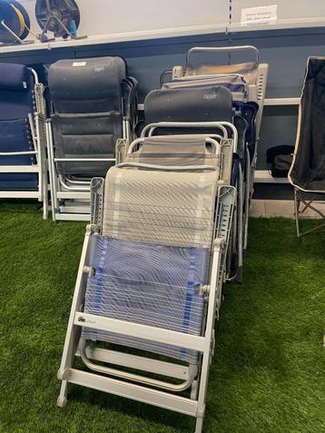 Campingstoelen – €10 per stuk, zelf uitzoeken beschikbaar voor biedingen