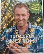 Boek | 'Tuinieren met Tom' | Tom Groot, Moestuin, Ophalen of Verzenden, Zo goed als nieuw, Tom Groot