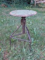 Oude Vintage Industriele Kruk Tafeltje, Huis en Inrichting, Krukjes, N, Ophalen of Verzenden, N, Hout