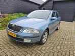 Skoda Octavia 1.6 Combi FSI 2009, nieuwe APK, trekhaak, Auto's, Voorwielaandrijving, 4 cilinders, Blauw, Origineel Nederlands