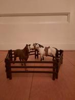 Schleich paarden, omheining en zadel, Verzamelen, Dierenverzamelingen, Ophalen of Verzenden, Zo goed als nieuw, Paard, Beeldje of Figuurtje