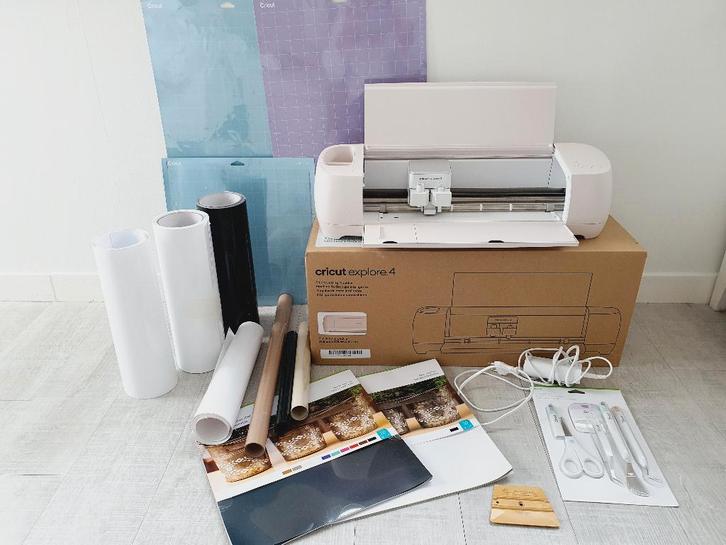 Cricut explore 4 incl heel veel materiaal, Hobby en Vrije tijd, Knutselen, Zo goed als nieuw, Gereedschap of Toebehoren, Ophalen of Verzenden