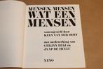 Mensen, Mensen, wat een Mensen [1979] — Kees van der Hoef, Boeken, Geschiedenis | Stad en Regio, Ophalen of Verzenden, 20e eeuw of later