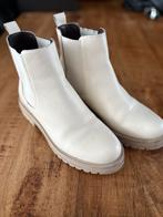 Chelsea boots maat 38 leer, Beige, Lage of Enkellaarzen, Ophalen of Verzenden, Gedragen