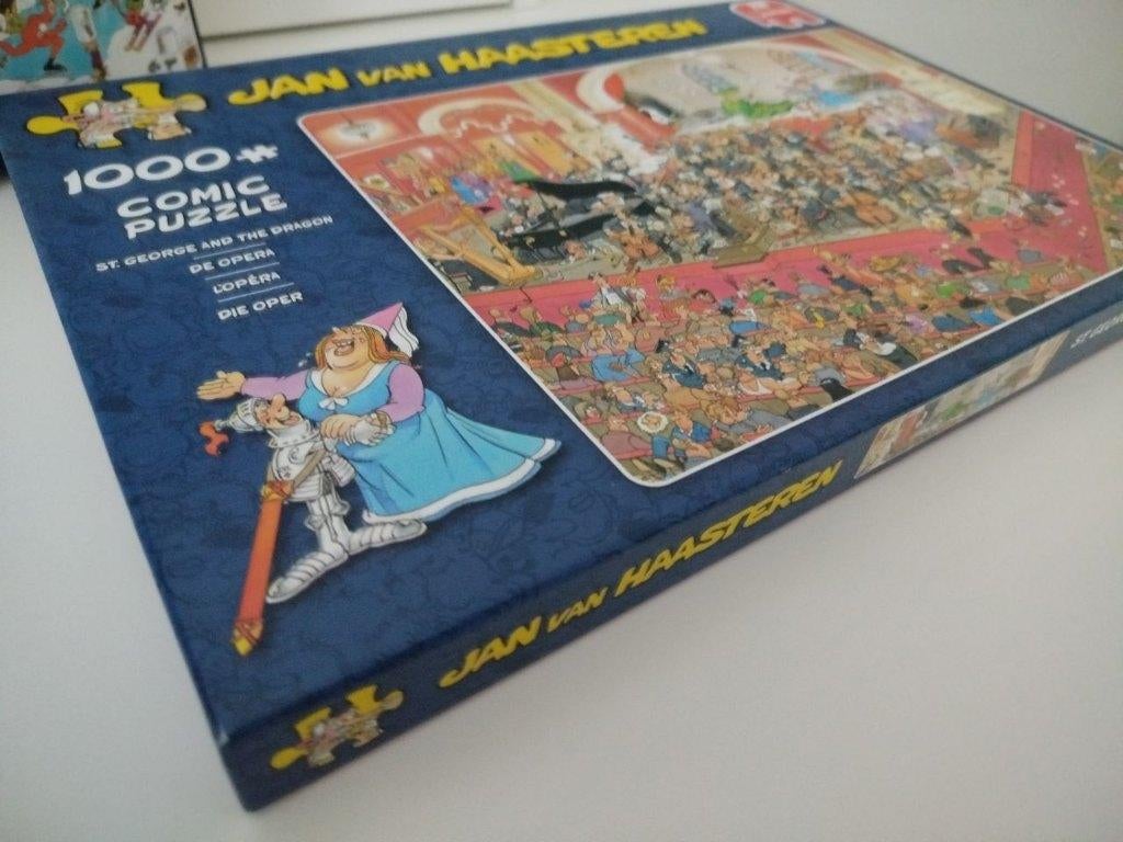 Jan van Haasteren The Opera No:81769 platte doos, Hobby en Vrije tijd, Denksport en Puzzels, Ophalen, 500 t/m 1500 stukjes, Zo goed als nieuw