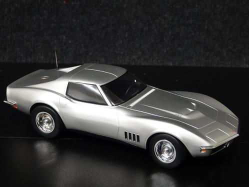 Norev 1:18 1969 Chevrolet Corvette zilvergrijs OPRUIMING, Hobby en Vrije tijd, Modelauto's | 1:18, Nieuw, Auto, Norev, Ophalen of Verzenden