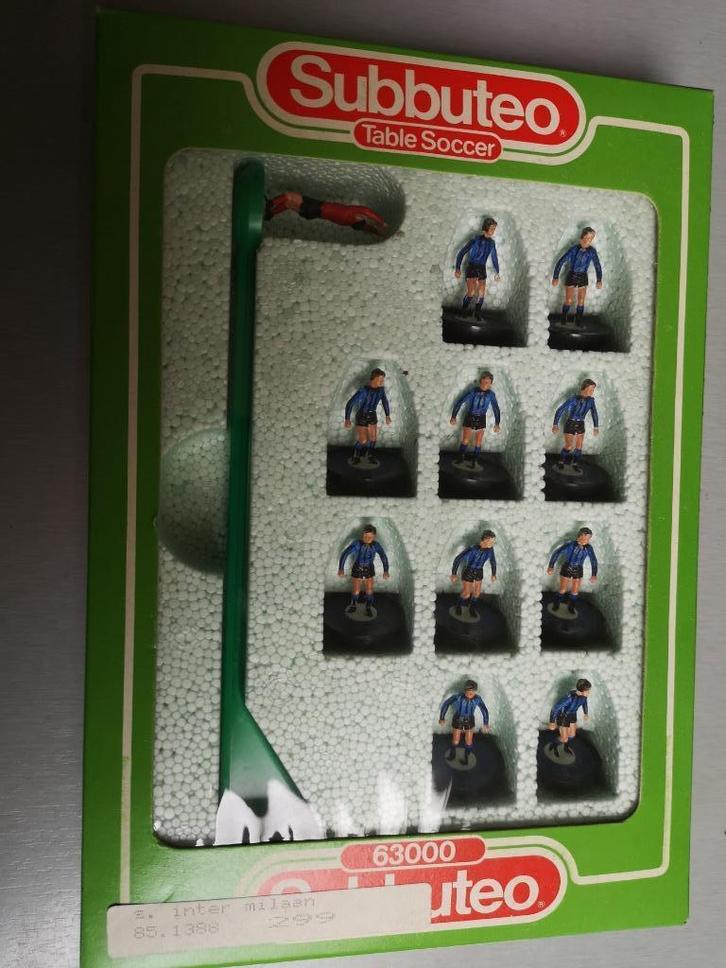 Subbuteo team nr 58 (Inter Milaan - Club Brugge - Atalanta -, Verzamelen, Sportartikelen en Voetbal, Zo goed als nieuw, Beeldje of Poppetje