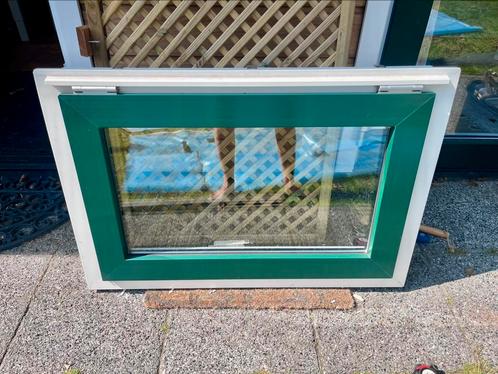 Kunststof kozijn met kiepraam, Doe-het-zelf en Verbouw, Kozijnen en Schuifpuien, Gebruikt, Raamkozijn, Kunststof, Minder dan 75 cm