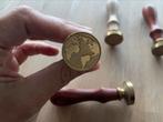 Waxzegel zegelstempel met wereldbol voor snailmail, Ophalen of Verzenden, Zo goed als nieuw