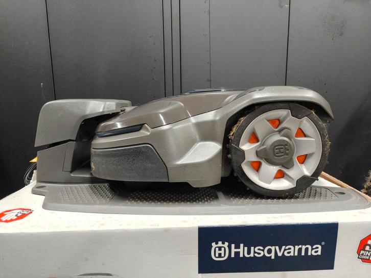 Husqvarna Automower 405x - Nieuwe Accu, Weinig Uren!, Tuin en Terras, Robotmaaiers, 20 tot 25 cm, Ophalen of Verzenden