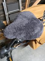 Schapenvacht Zadelhoes - Antraciet, Fietsen en Brommers, Fietsonderdelen, Onbekend, Algemeen, Nieuw, Ophalen of Verzenden