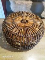 Rotan poef/tafeltje, Huis en Inrichting, Banken | Voetenbanken en Poefen, Ophalen