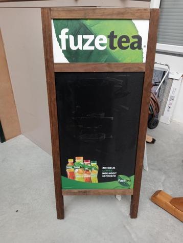 Reclame bord krijtbord fuzz tea beschikbaar voor biedingen