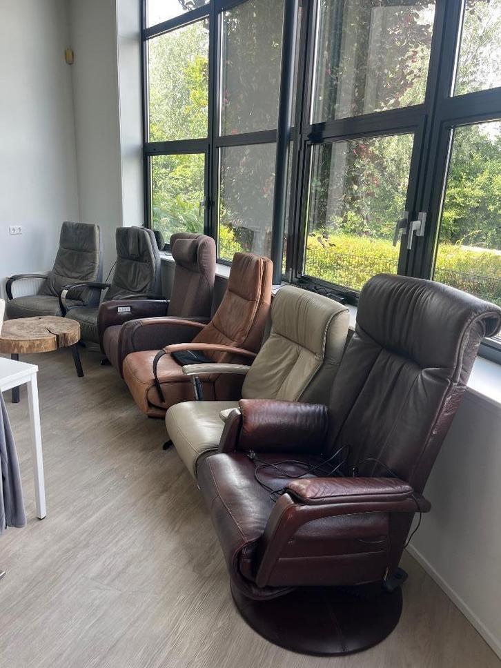 Verschillende Elektrische Prominent Sta-op Relaxfauteuils, Huis en Inrichting, Fauteuils, Zo goed als nieuw, Leer, Stof, Minder dan 50 cm