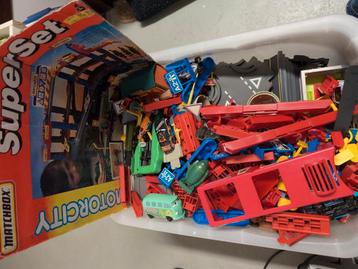 Matchbox racebaan garage beschikbaar voor biedingen
