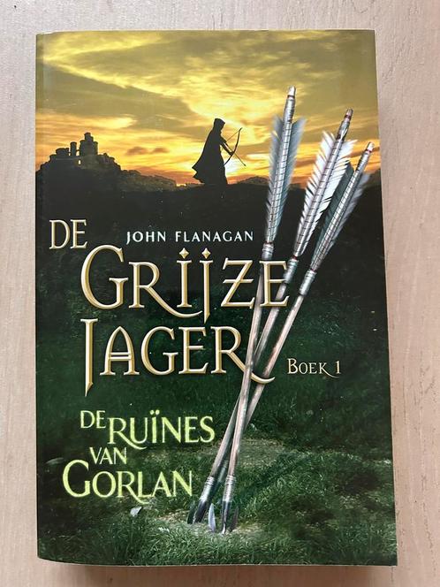 John Flanagan - De ruïnes van Gorlan (nieuw), Boeken, Kinderboeken | Jeugd | 10 tot 12 jaar, Zo goed als nieuw, Ophalen of Verzenden