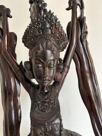 Uniek, groot (119 cm) ebbenhouten beeld van een danseres beschikbaar voor biedingen