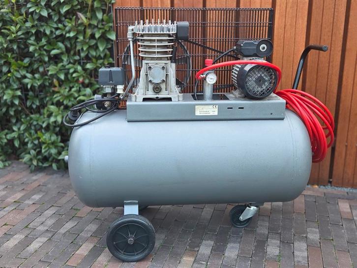 *** Zeer nette Airpress compressor 90 liter ***, Doe-het-zelf en Verbouw, Compressors, Zo goed als nieuw, 100 liter of meer, Olievrij