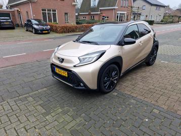 Toyota Aygo X 1.0 Vvt-i MT 72pk 2024 automaat, Beige bj 2024 beschikbaar voor biedingen
