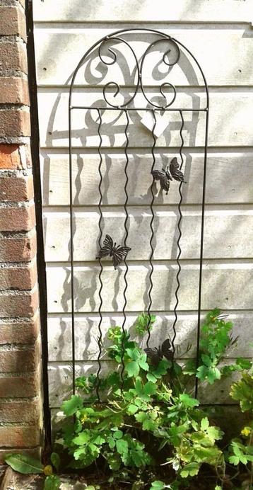 Leuk origineel Plantenrek, Tuinrek, Tuindecoratie, Vlinders beschikbaar voor biedingen