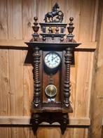 Antieke Wandklok met Paard, Antiek en Kunst, Antiek | Klokken, Ophalen of Verzenden