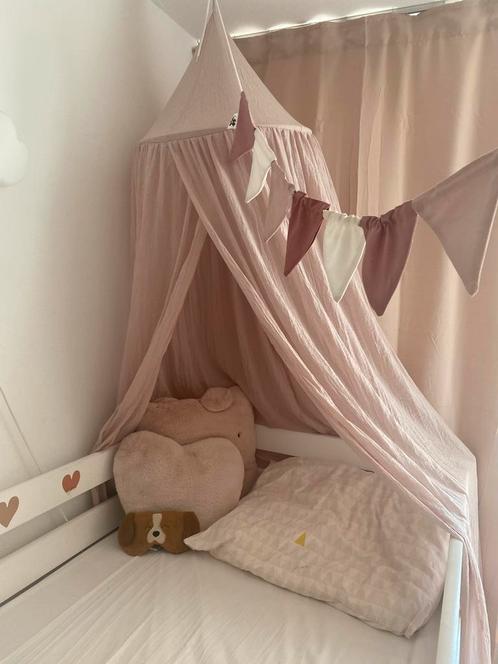 Eenhoorn/roze accessoires slaapkamer. Dekbed/lamp/vlaggetjes, Huis en Inrichting, Slaapkamer | Complete slaapkamers, Zo goed als nieuw