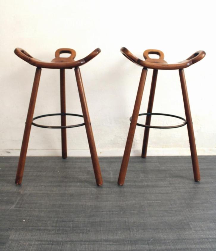 2x jaren 60 Spaanse brutalis krukken Marbella vintage design, Huis en Inrichting, Barkrukken, Gebruikt, 60 tot 90 cm, Hout, Metaal