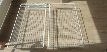 Twee metalen manden (93x52×16) met uittrekrails. Ikea Pax beschikbaar voor biedingen